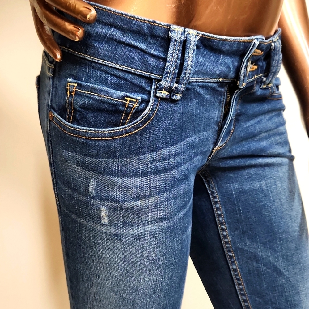 Arizona Jean Co. Cropped Rolled up Jeans Size 3 - Picture 2 of 4
